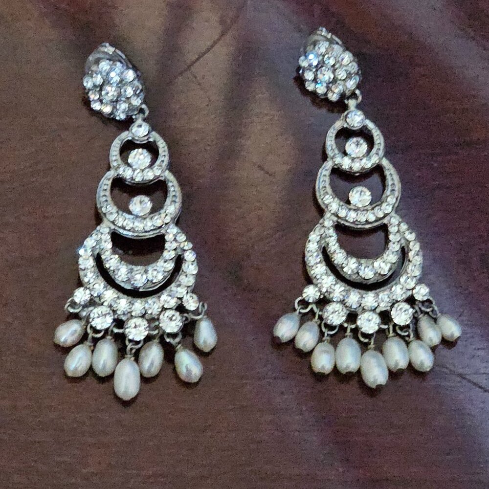 RARE HAUTE COUTURE SIMAN TU FLORAL STATEMENT CRYSTAL PEARL CHANDELIER EARRING